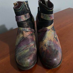 L'Artiste Woman's Short Boots